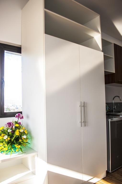Titan Condo At Studio City Tower 1 Alabang Манила Экстерьер фото