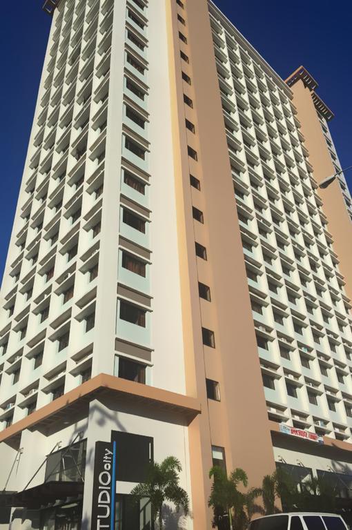 Titan Condo At Studio City Tower 1 Alabang Манила Экстерьер фото